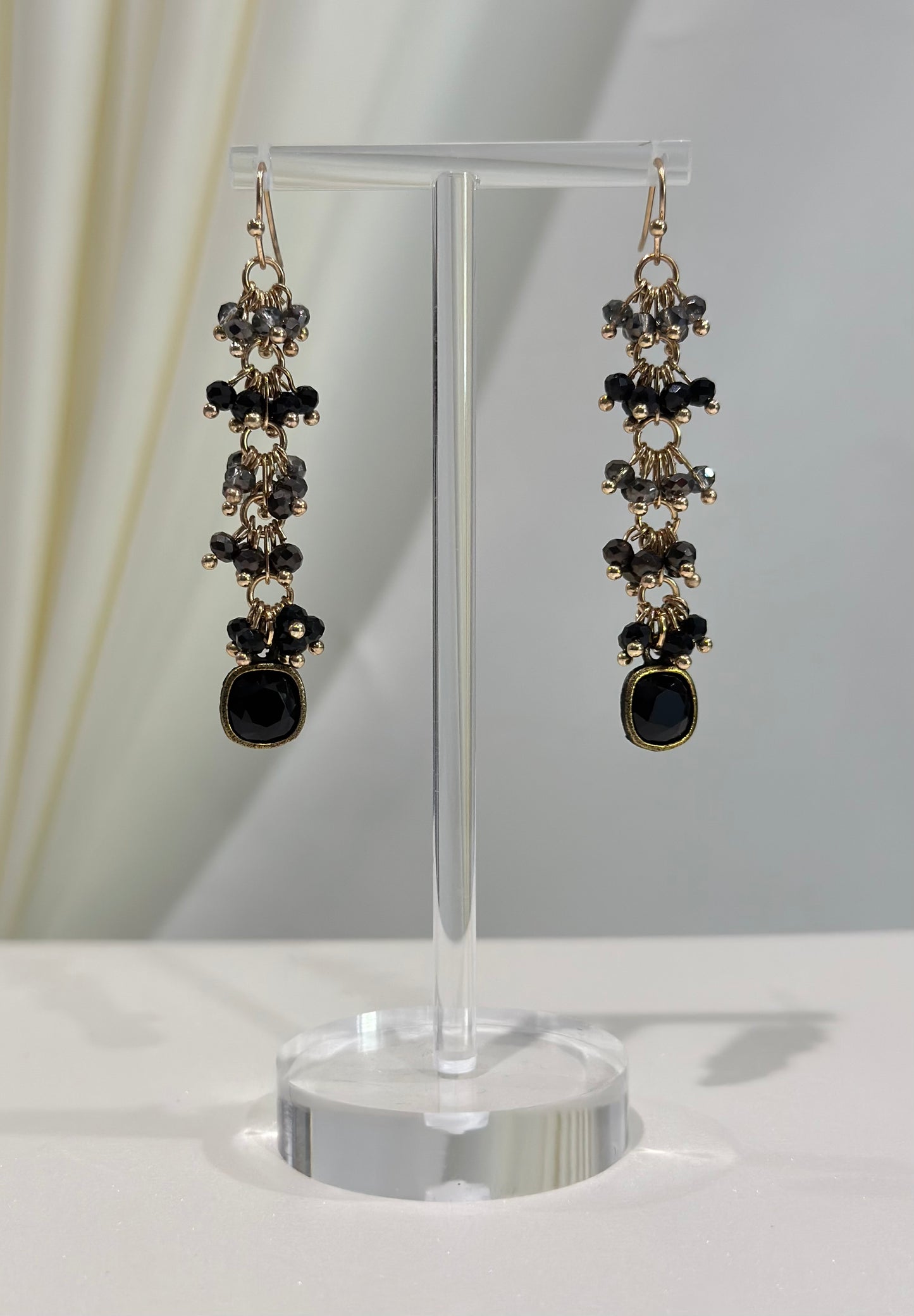 Black/Gray Elegant Earrings